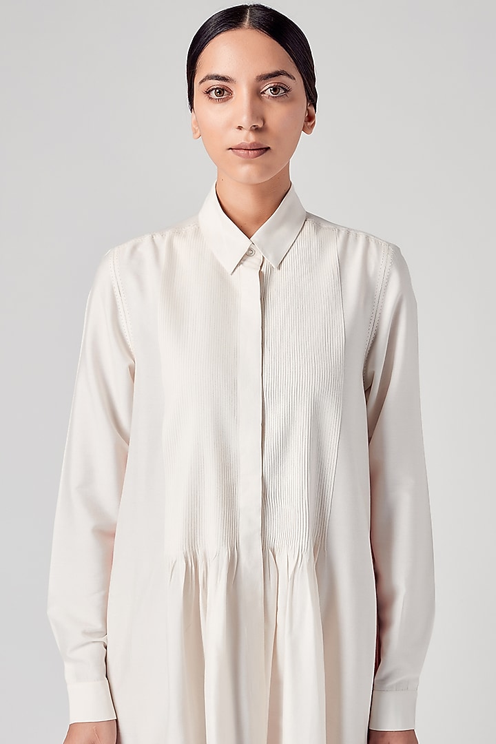Cream Pintuck Tunic by Rajesh Pratap Singh at Pernia's Pop Up Shop