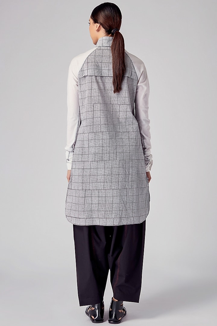 Black & White Checkered Tunic With Raglan Sleeves by Rajesh Pratap Singh at Pernia's Pop Up Shop