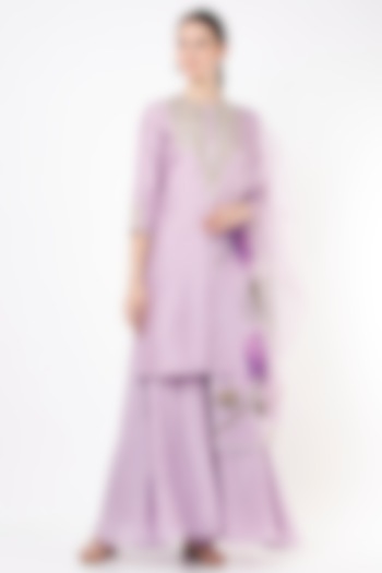Lavender Embroidered Kurta Set by Roopa Sharma at Pernia's Pop Up Shop