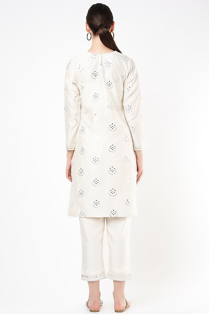 Pale Yellow Gotta Embroidered Kurta Set by Roopa Sharma at Pernia's Pop Up Shop
