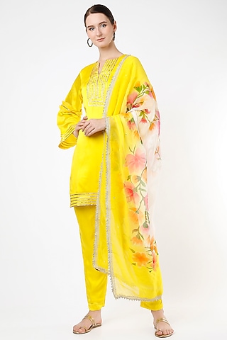 Mango Yellow Hand Embroidered Kurta Set by Roopa Sharma