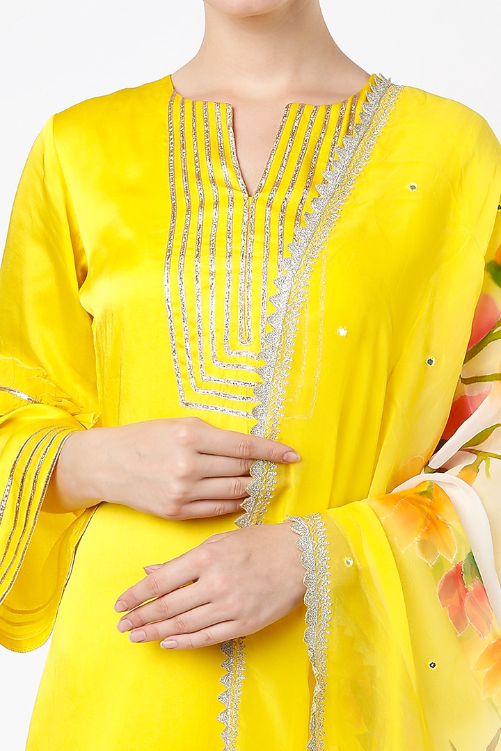 Mango Yellow Hand Embroidered Kurta Set by Roopa Sharma at Pernia's Pop Up Shop