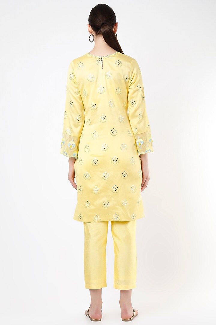 Yellow Kurta Set With Mirror Work by Roopa Sharma at Pernia's Pop Up Shop