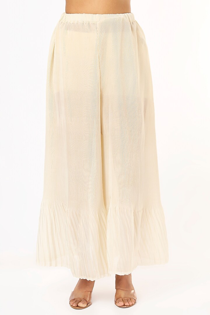 Off-White Lace Kurta Set by Roopa Sharma at Pernia's Pop Up Shop