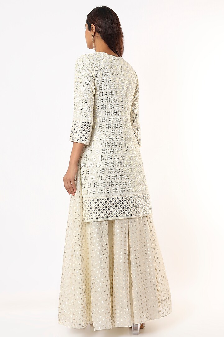 White Embroidered Kurta Set by Roopa Sharma at Pernia's Pop Up Shop