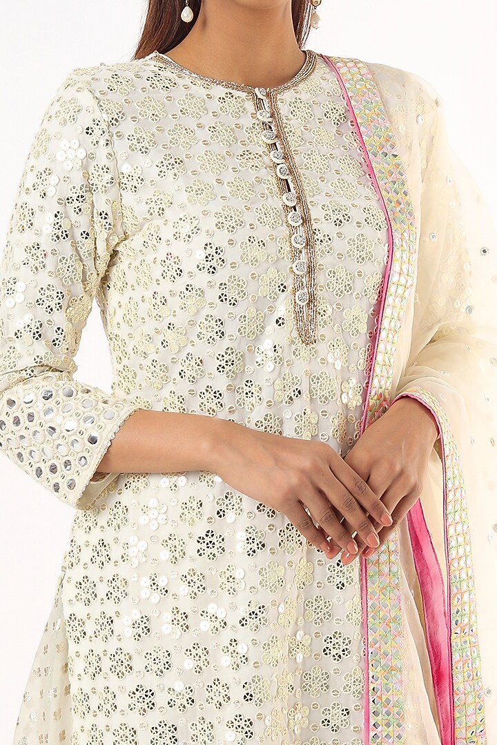 White Embroidered Kurta Set by Roopa Sharma at Pernia's Pop Up Shop
