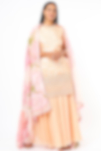 Peach Hand Embroidered Kurta Set by Roopa Sharma