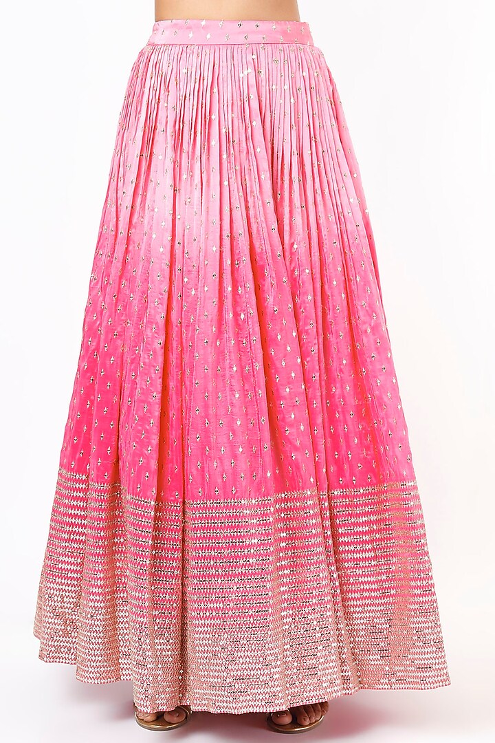 Pink Shaded Silk Wedding Lehenga Set by Roopa Sharma at Pernia's Pop Up Shop