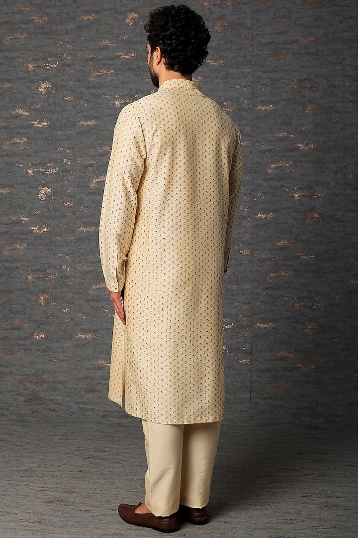 Gold Block Printed Kurta Set by Rajesh Pratap Singh Men at Pernia's Pop Up Shop