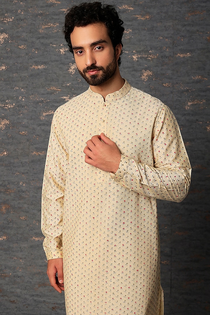 Gold Block Printed Kurta Set by Rajesh Pratap Singh Men at Pernia's Pop Up Shop