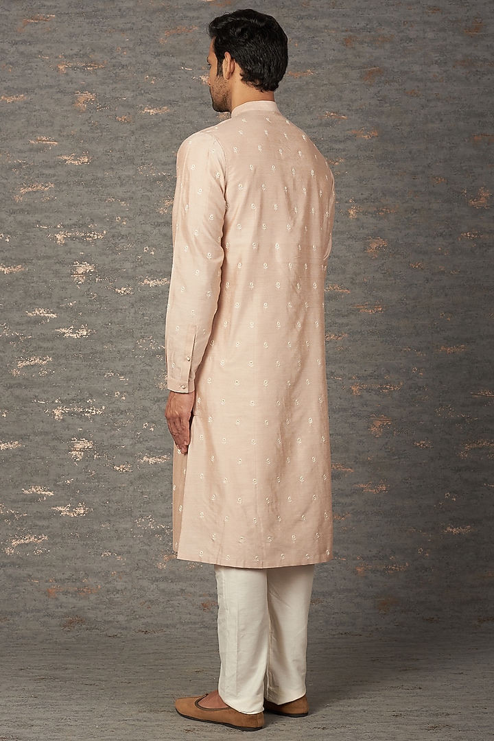 Beige Embroidered Kurta Set by Rajesh Pratap Singh Men at Pernia's Pop Up Shop