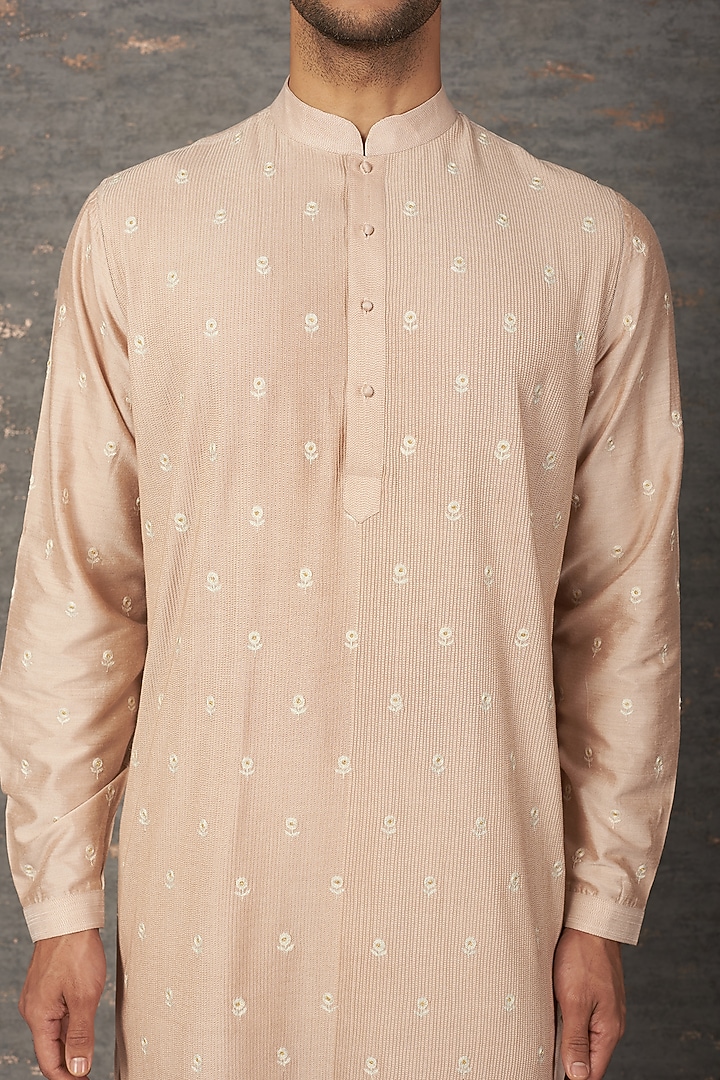 Beige Embroidered Kurta Set by Rajesh Pratap Singh Men at Pernia's Pop Up Shop