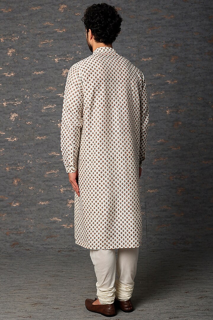 Ivory Block Printed Kurta Set by Rajesh Pratap Singh Men at Pernia's Pop Up Shop