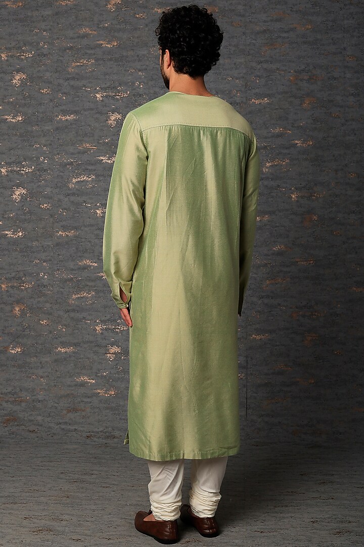 Olive Green Katan Embroidered Kurta Set by Rajesh Pratap Singh Men at Pernia's Pop Up Shop