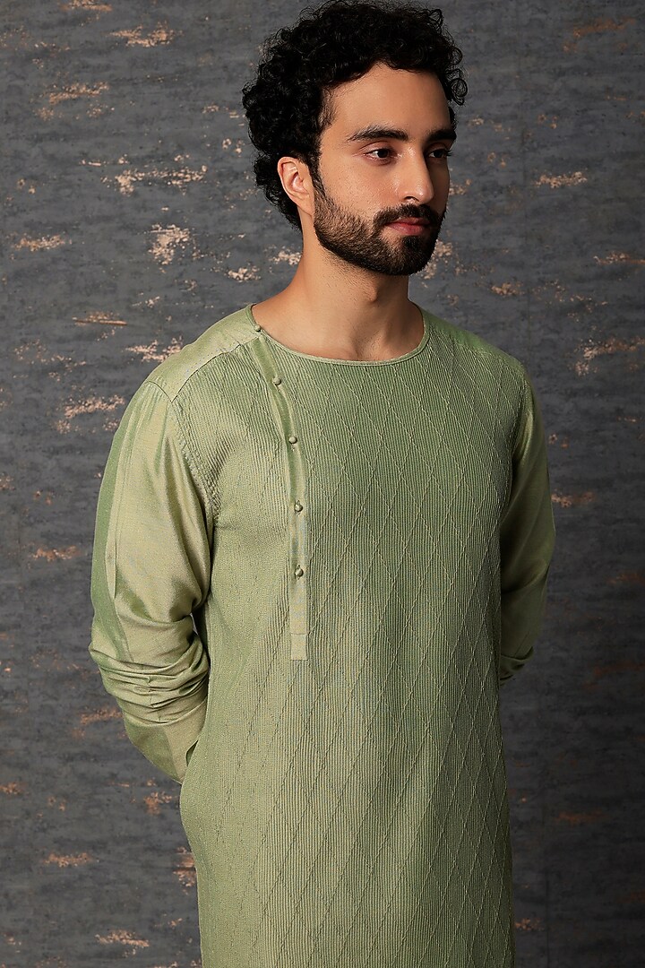 Olive Green Katan Embroidered Kurta Set by Rajesh Pratap Singh Men at Pernia's Pop Up Shop