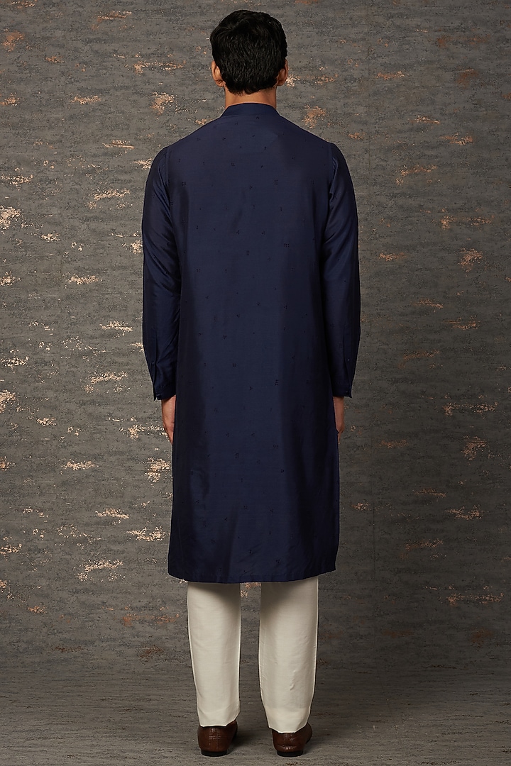 Navy Embroidered Kurta Set by Rajesh Pratap Singh Men at Pernia's Pop Up Shop