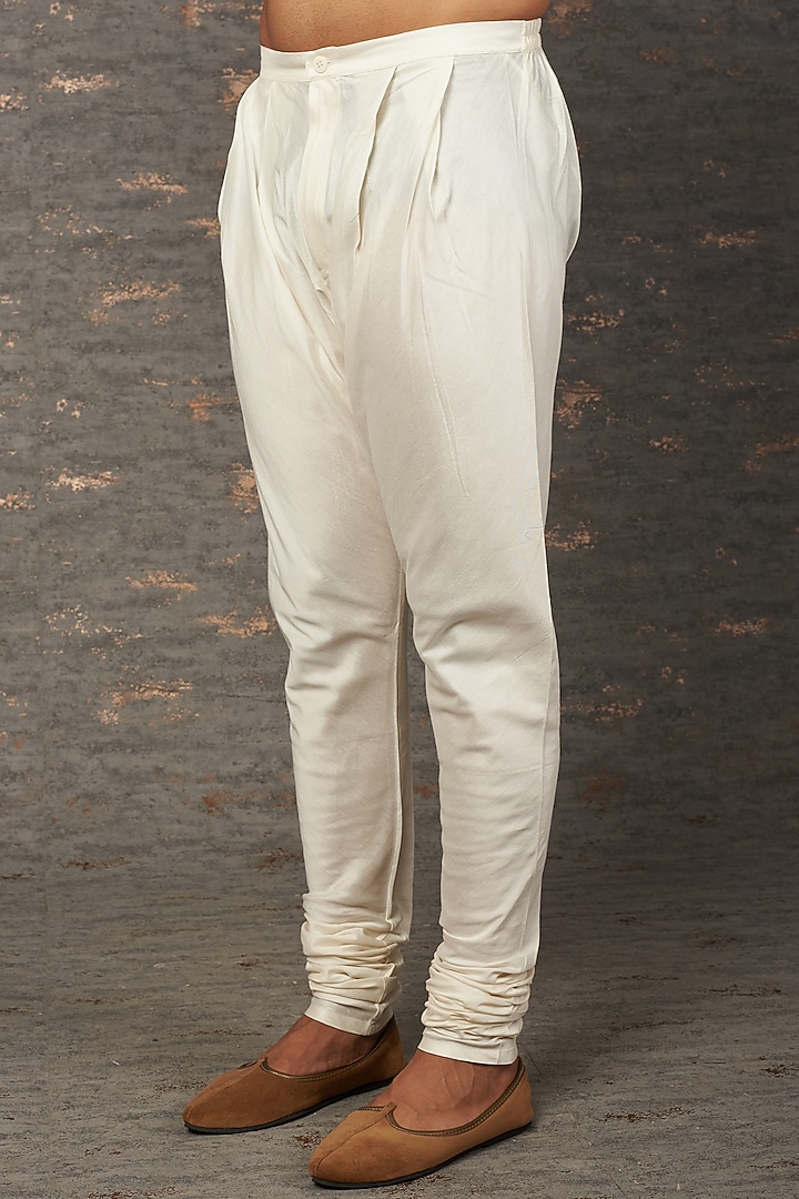 Peach Embroidered Kurta Set by Rajesh Pratap Singh Men at Pernia's Pop Up Shop