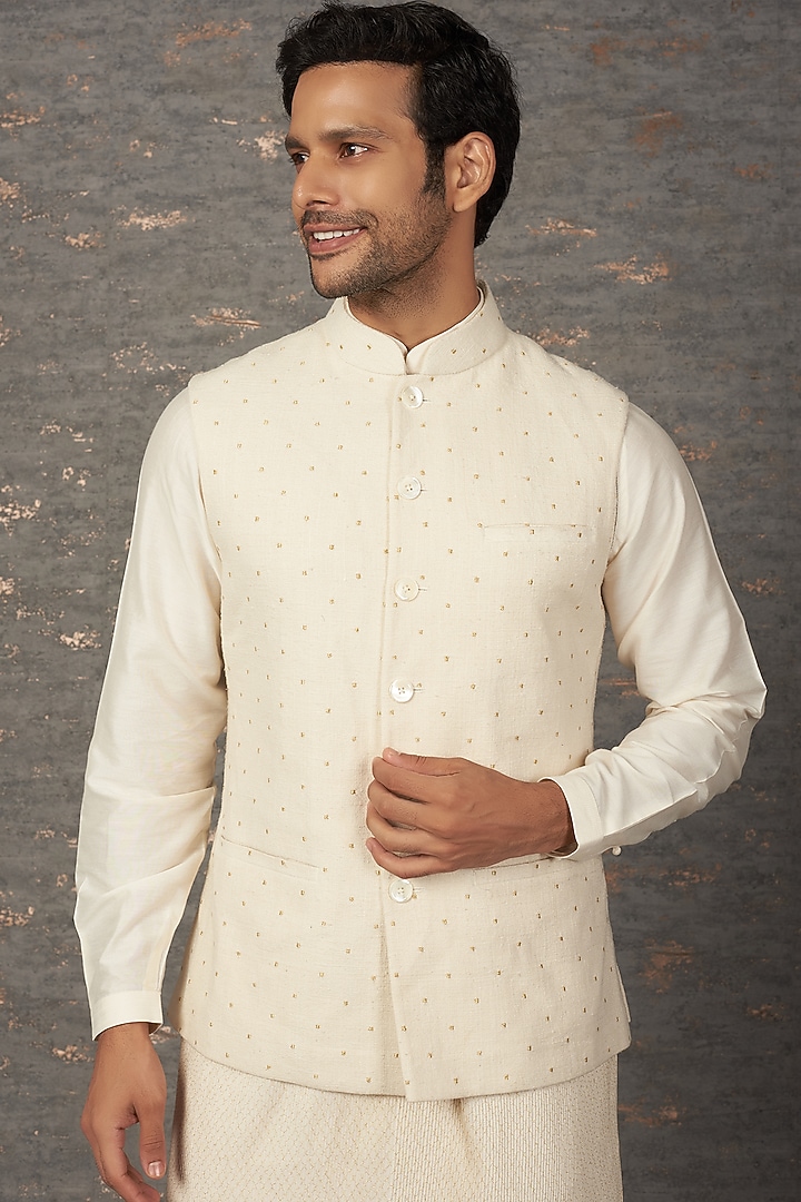 White Khadi Zari & Motif Embroidered Bundi Jacket by Rajesh Pratap Singh Men at Pernia's Pop Up Shop