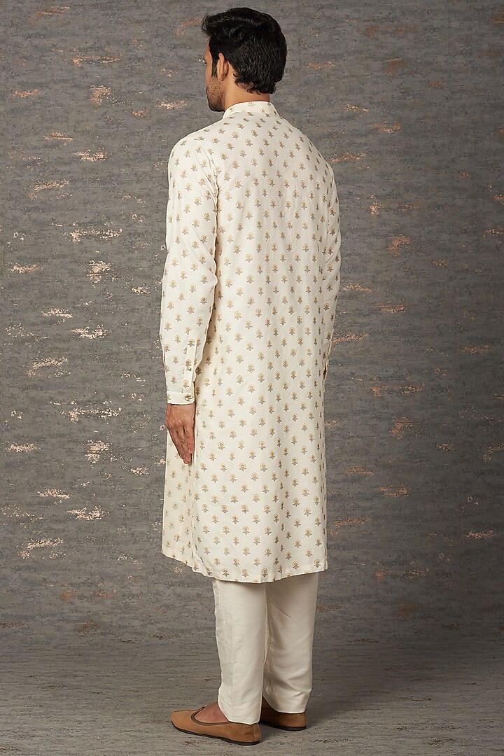 Ivory Katan Floral Block Printed Kurta Set by Rajesh Pratap Singh Men at Pernia's Pop Up Shop