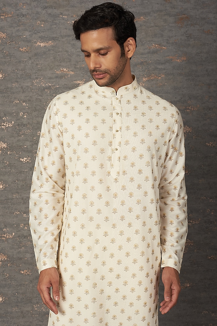 Ivory Katan Floral Block Printed Kurta Set by Rajesh Pratap Singh Men at Pernia's Pop Up Shop