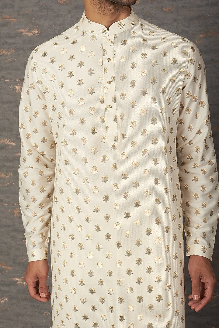 Ivory Katan Floral Block Printed Kurta Set by Rajesh Pratap Singh Men at Pernia's Pop Up Shop