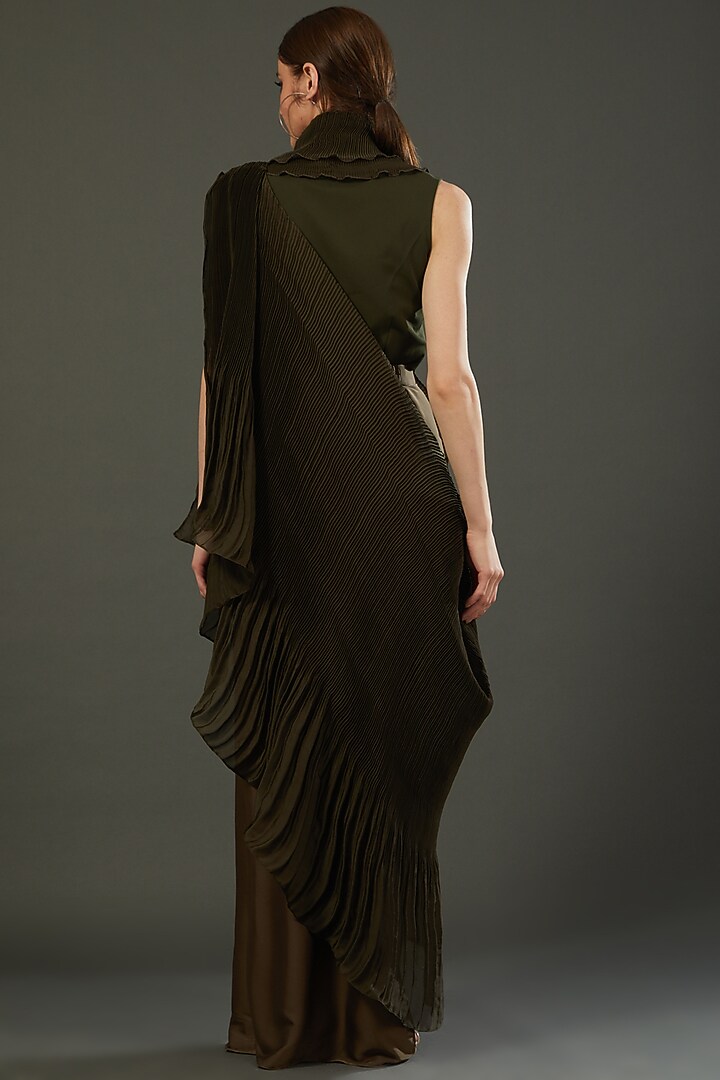 Olive Green Crepe Draped Wedding Saree Set by RITIKA ARYA JAIN at Pernia's Pop Up Shop
