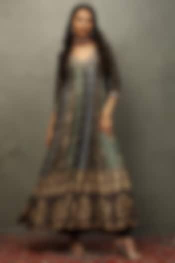 Teal Flat Dupion Aari Embroidered & Printed Jamdani Kurta Set by Ri Ritu Kumar at Pernia's Pop Up Shop