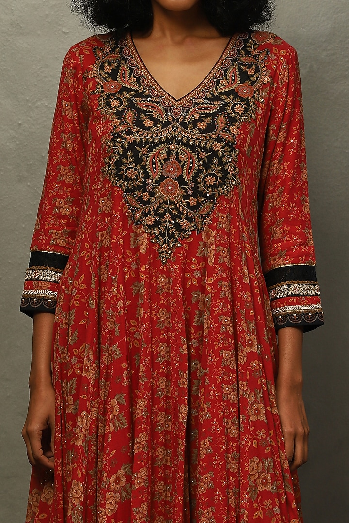 Red & Black Cotton Viscose Georgette Floral Printed Kurta Set by Ri Ritu Kumar at Pernia's Pop Up Shop