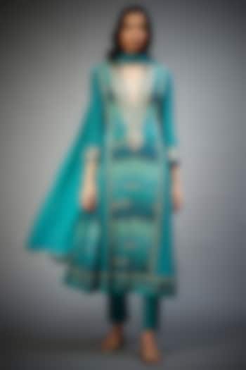 Emerald Green Rayon Crepe Printed & Embroidered Kurta Set by Ri Ritu Kumar at Pernia's Pop Up Shop