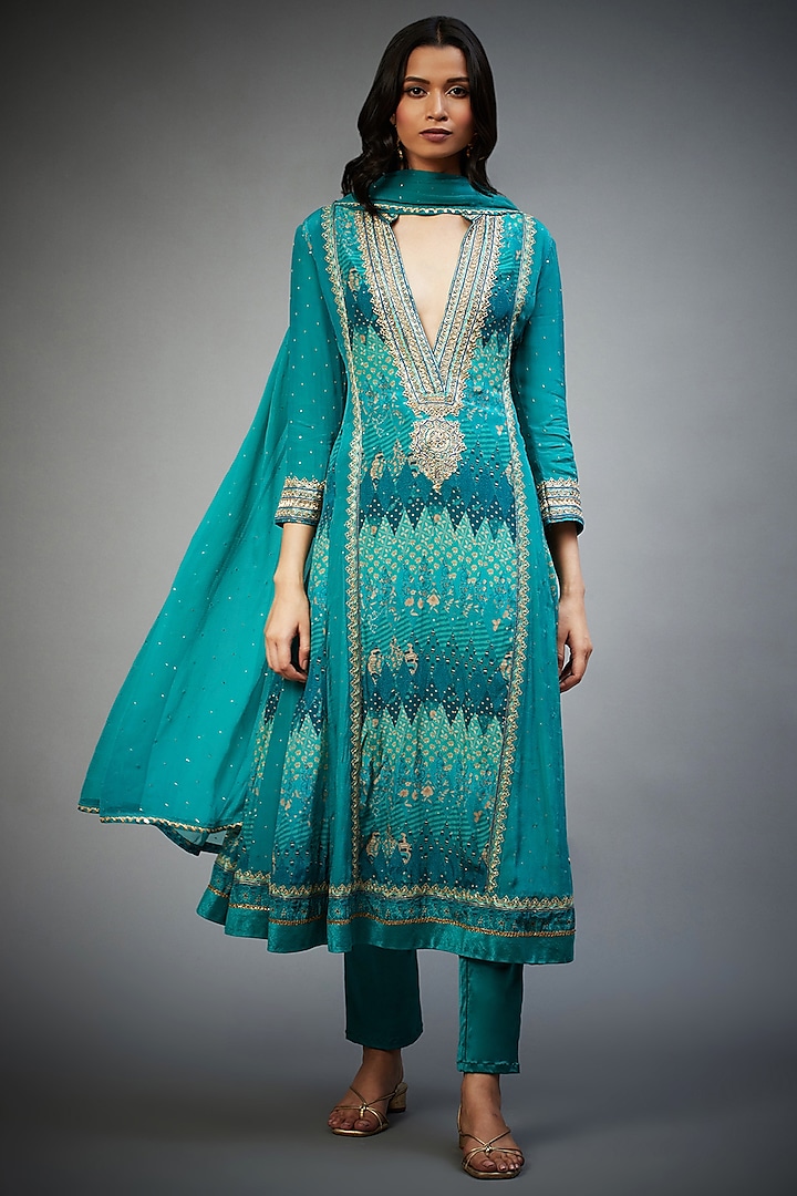 Emerald Green Rayon Crepe Printed & Embroidered Kurta Set by Ri Ritu Kumar at Pernia's Pop Up Shop