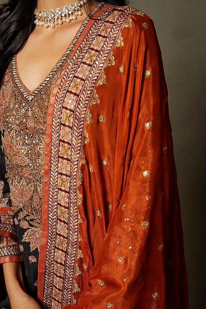 Black Rayon Crepe Embroidered Kurta Set by Ri Ritu Kumar at Pernia's Pop Up Shop