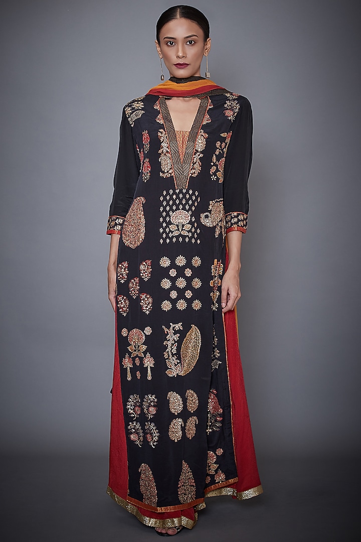 Black Embroidered & Printed Kurta Set by Ri Ritu Kumar at Pernia's Pop Up Shop