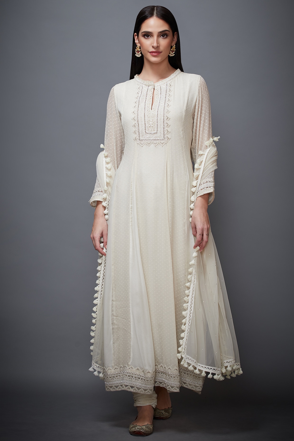 Ivory Embroidered Kurta Set by Ri Ritu Kumar at Pernia s Pop Up Shop