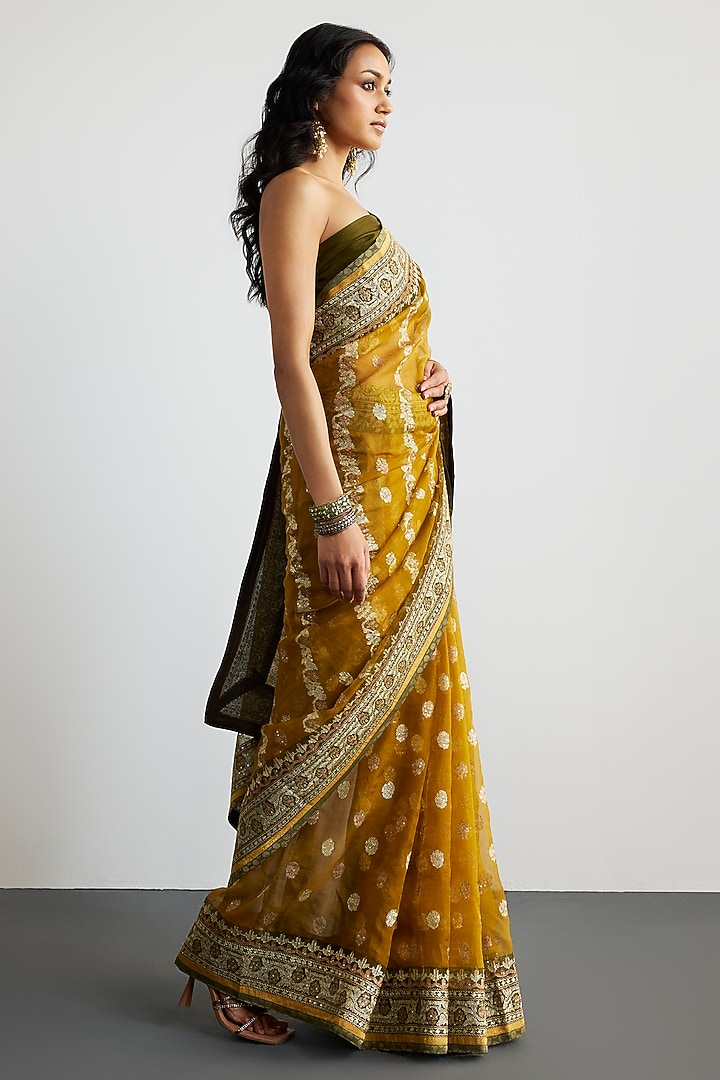 Mustard Silk Organza Jamdani Printed Bridal Saree Set by Ri Ritu Kumar at Pernia's Pop Up Shop
