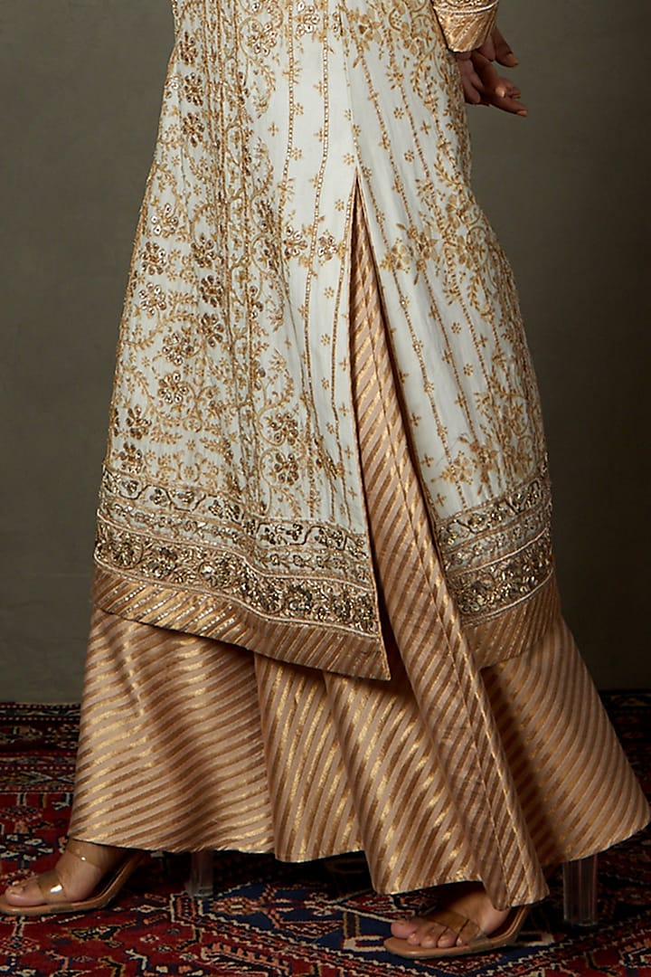 Off-White Cotton & Silk Embroidered Kurta Set by Ri Ritu Kumar at Pernia's Pop Up Shop