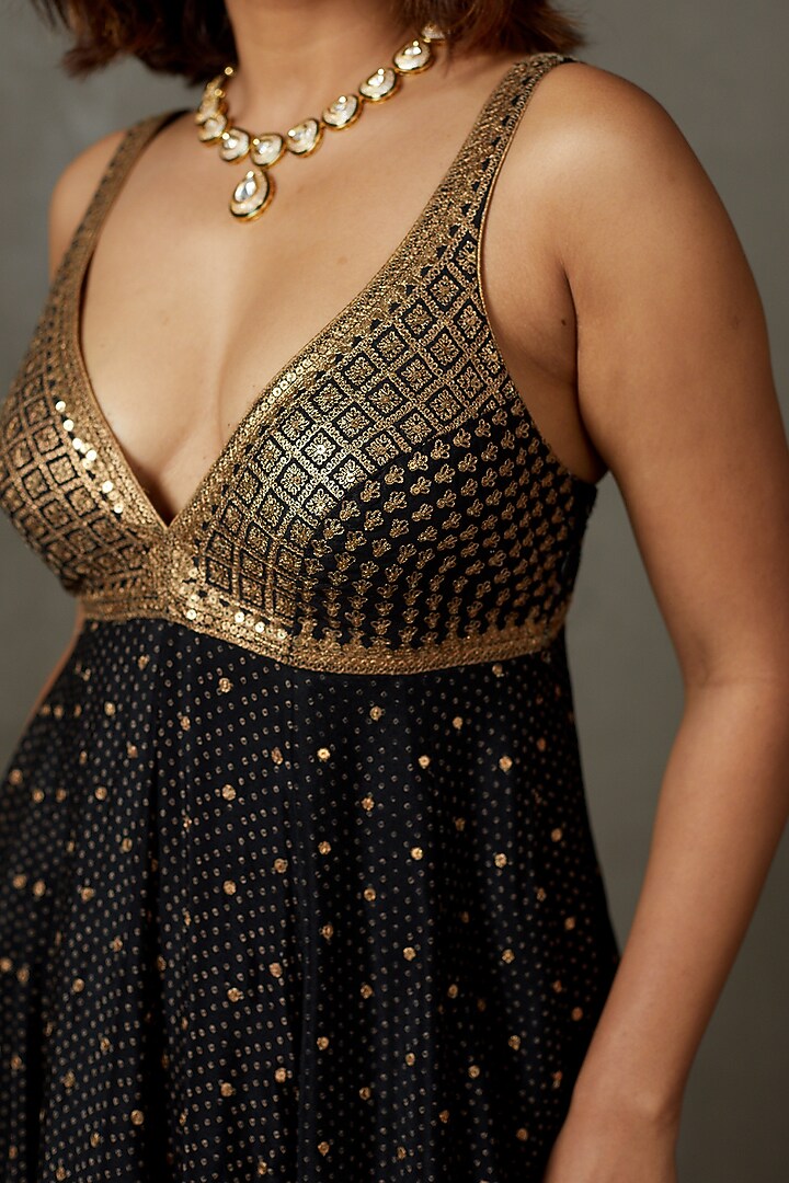 Black Silk & Viscose Embroidered Kurta Set by Ri Ritu Kumar at Pernia's Pop Up Shop