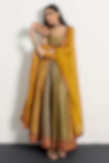 Khaki & Mustard Silk Chanderi Kurta Set by Ri Ritu Kumar at Pernia's Pop Up Shop