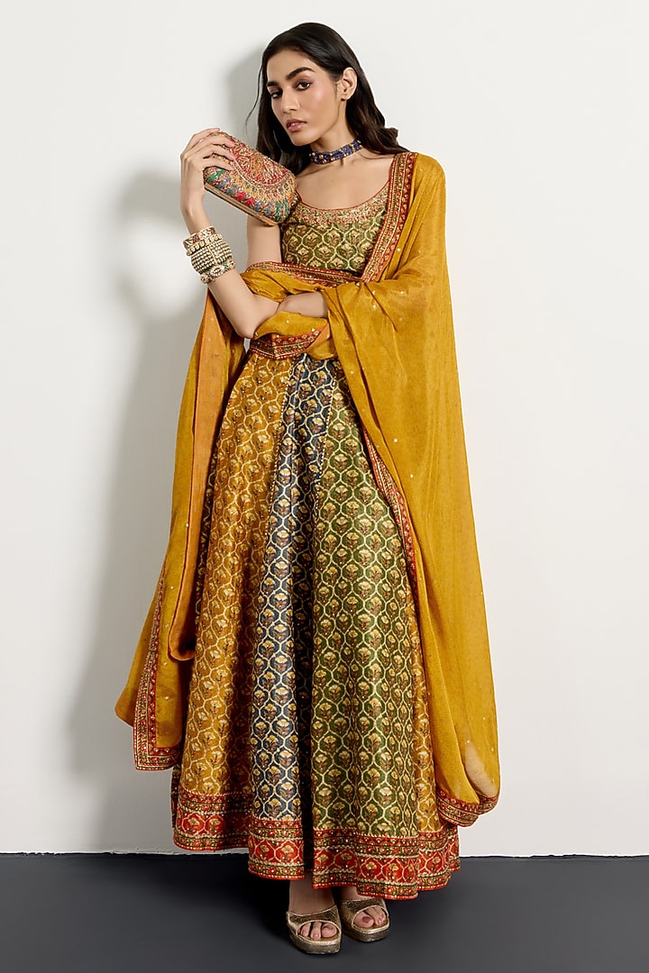 Khaki & Mustard Silk Chanderi Kurta Set by Ri Ritu Kumar at Pernia's Pop Up Shop
