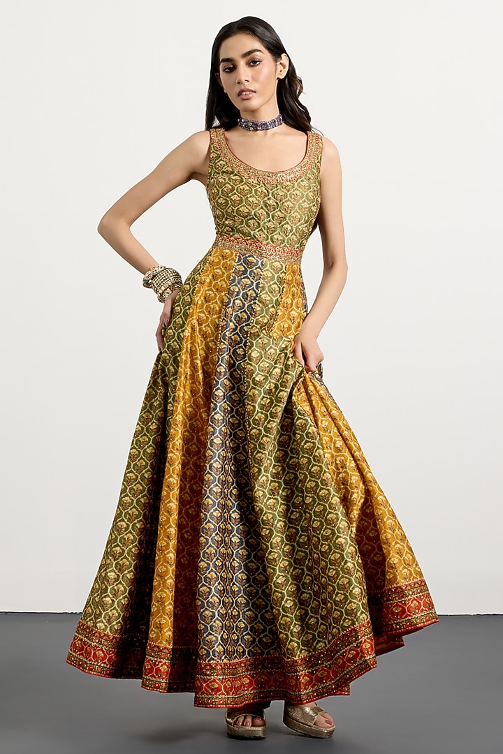 Khaki & Mustard Silk Chanderi Kurta Set by Ri Ritu Kumar at Pernia's Pop Up Shop
