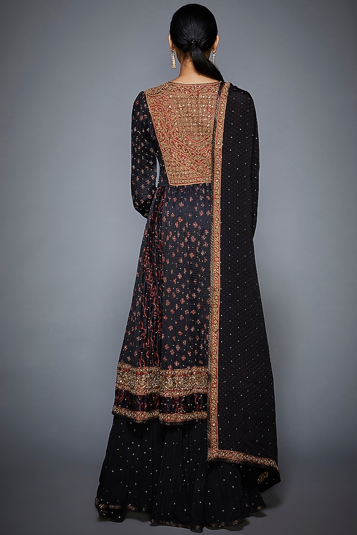 Black Embroidered Bandhani Kurta Set by Ri Ritu Kumar at Pernia's Pop Up Shop
