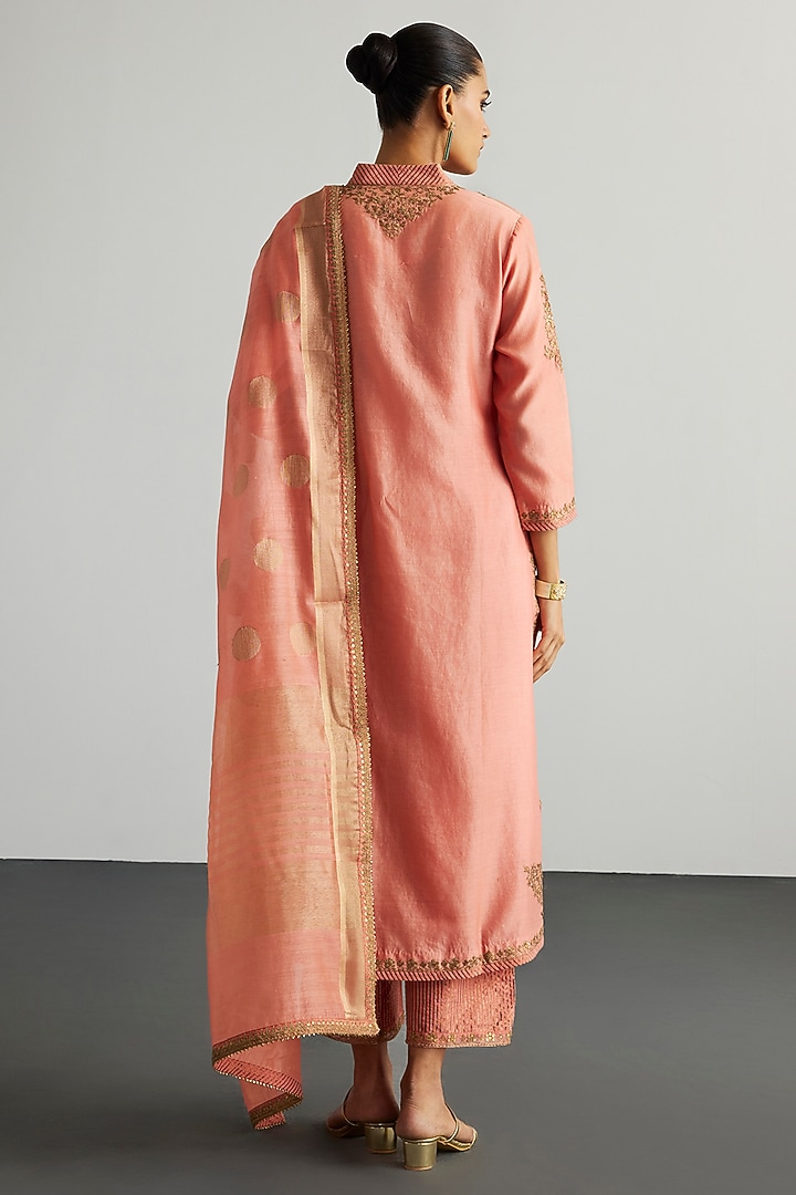 Peach Silk Chanderi Kurta Set by Ri Ritu Kumar at Pernia's Pop Up Shop