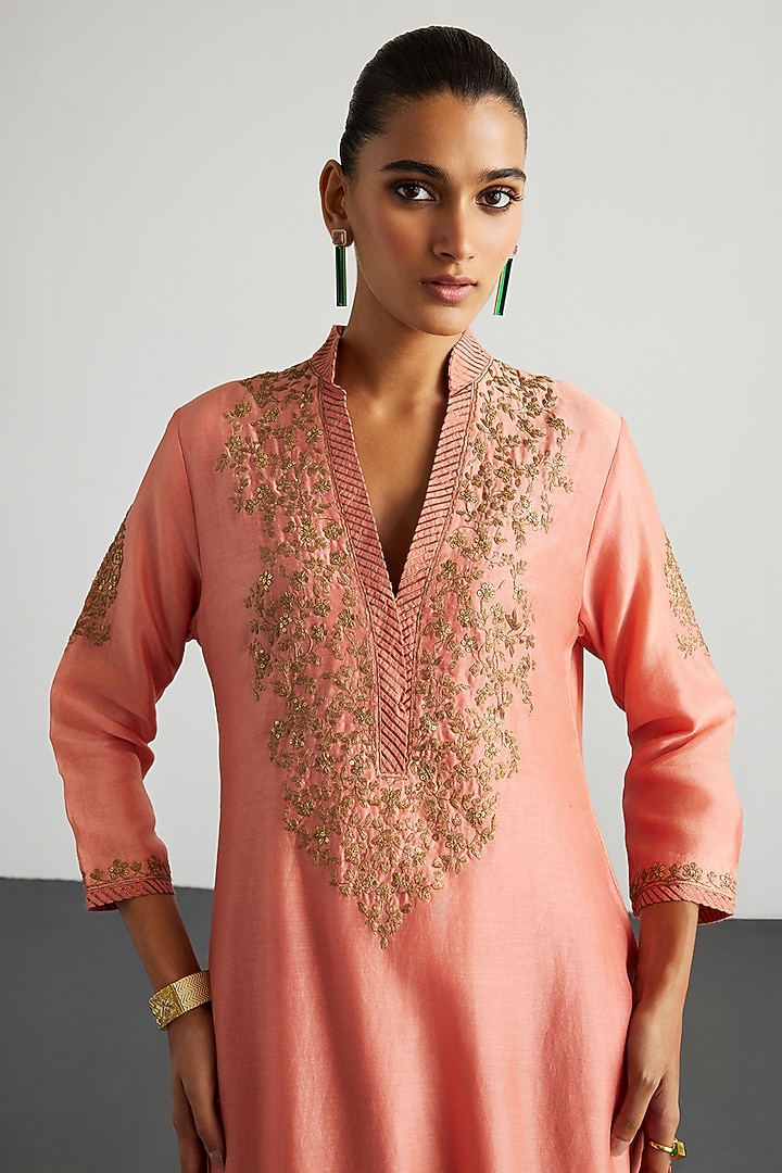 Peach Silk Chanderi Kurta Set by Ri Ritu Kumar at Pernia's Pop Up Shop
