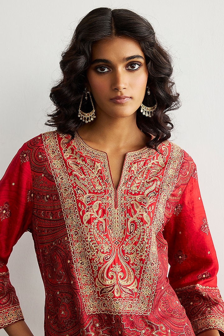 Red & Beige Murshidabad Silk Brocade Jamawar Kurta Set by Ri Ritu Kumar at Pernia's Pop Up Shop