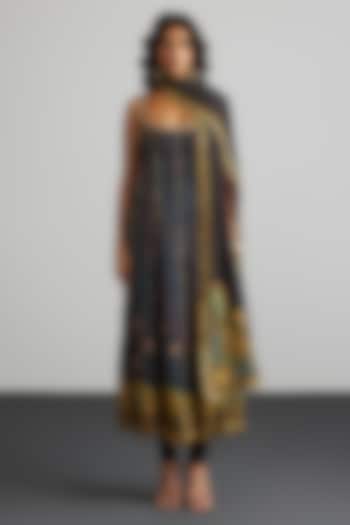 Black Silk Satin Kurta Set by Ri Ritu Kumar at Pernia's Pop Up Shop