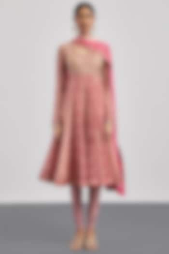 Pink Silk Chanderi Printed Kurta Set by Ri Ritu Kumar at Pernia's Pop Up Shop