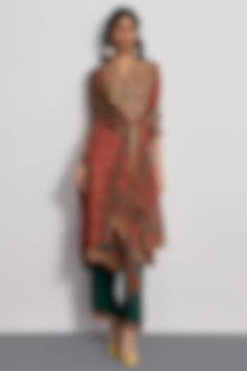 Burgundy Silk Chanderi Printed Kurta Set by Ri Ritu Kumar at Pernia's Pop Up Shop
