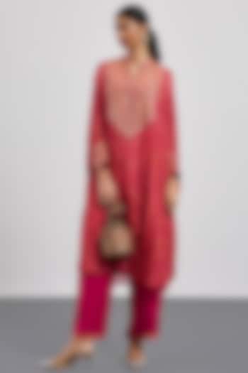 Fuchsia Viscose Chinon Printed Kaftan Set by Ri Ritu Kumar at Pernia's Pop Up Shop