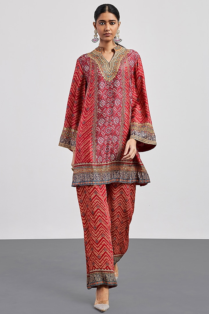 Red Burgundy Murshidabad Silk Bandhani Printed Kurta Set by Ri Ritu Kumar at Pernia's Pop Up Shop
