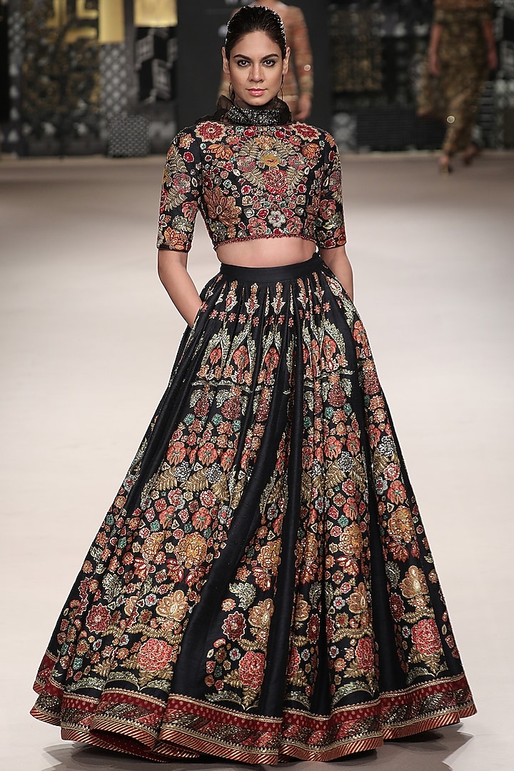 Black Silk Bridal Lehenga Set by Ri Ritu Kumar at Pernia s Pop Up Shop 2024