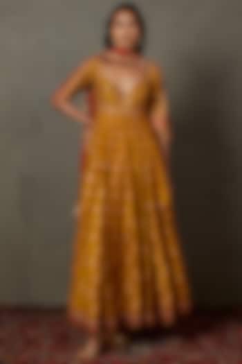 Olive Silk Flat Dupion Printed & Hand Embroidered Kurta Set by Ri Ritu Kumar at Pernia's Pop Up Shop